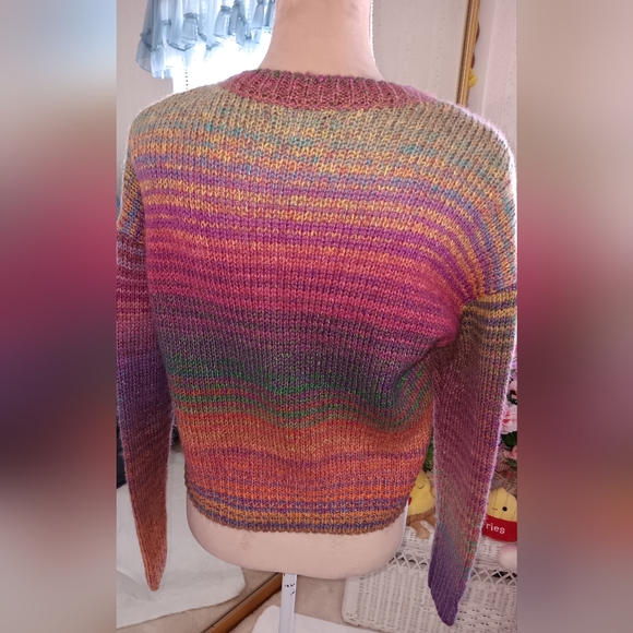 Kendall & Kylie~Colorful Cropped Knit Crew Neck Oversized Sweater - Picture 7 of 15